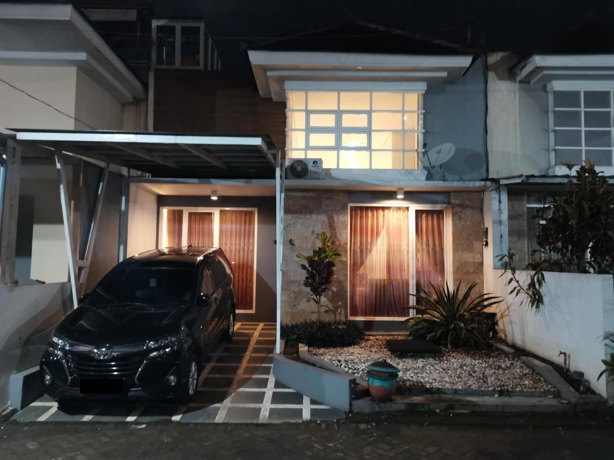 Villa Asri バトゥ エクステリア 写真