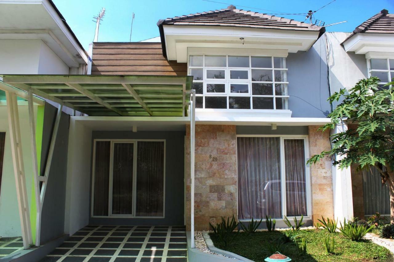 Villa Asri バトゥ エクステリア 写真